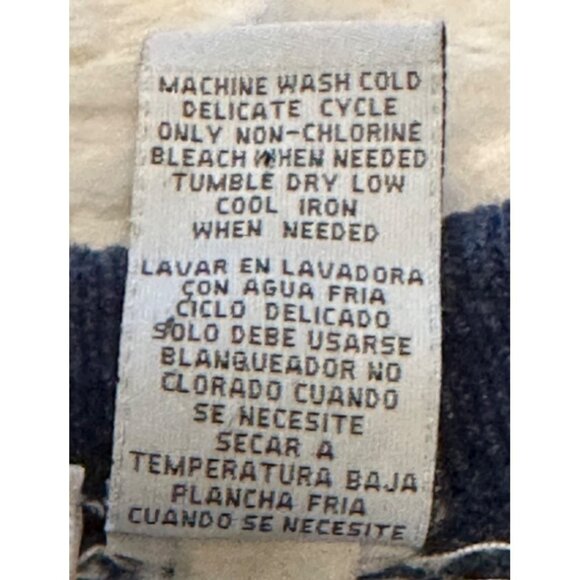 Croft & Barrow Women's Buttoned Sweater Geometric Pattern 100% Acrylic Size M - Picture 13 of 13